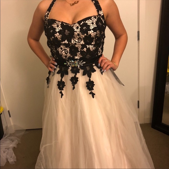Dress - Picture 5 of 5